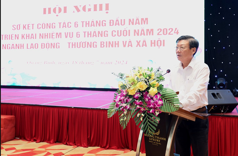 Ông Phạm Thanh Hùng, Giám đốc Sở Lao động-Thương binh và Xã hội Bến Tre tham luận tại Hội nghị.