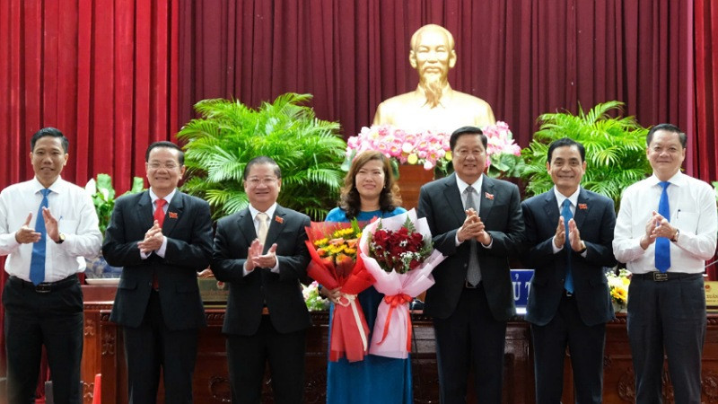 Đồng chí Nguyễn Thị Ngọc Điệp được bầu giữ chức danh mới với hơn 96% số đại biểu Hội đồng nhân dân đồng ý.