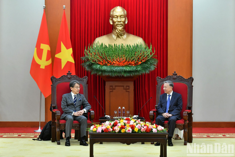 Tổng Bí thư Tô Lâm tiếp ông Maeda Tadashi, Chủ tịch Hội đồng quản trị Ngân hàng hợp tác quốc tế Nhật Bản.