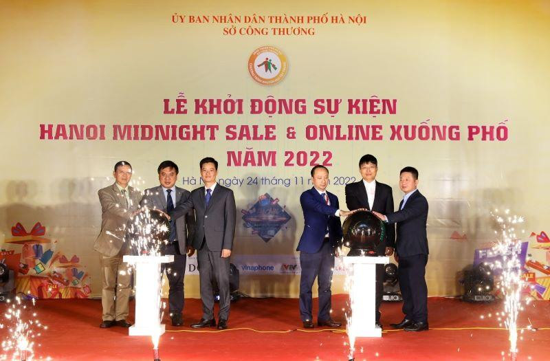 Ban tổ chức thực hiện nghi thức kích hoạt sự kiện.