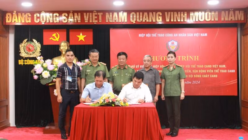 Ký kết Biên bản hợp tác giữa Hiệp hội Thể thao Công an nhân dân và Công ty Cổ phần tập đoàn VIN Cà phê Việt Nam.