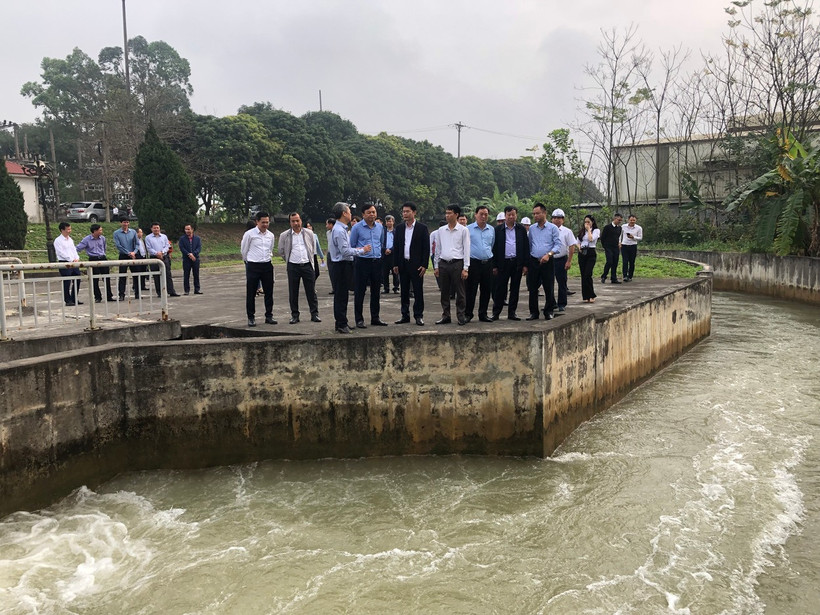 Bộ Nông nghiệp và Phát triển nông thôn kiểm tra lấy nước đợt 2 tại tỉnh Vĩnh Phúc.