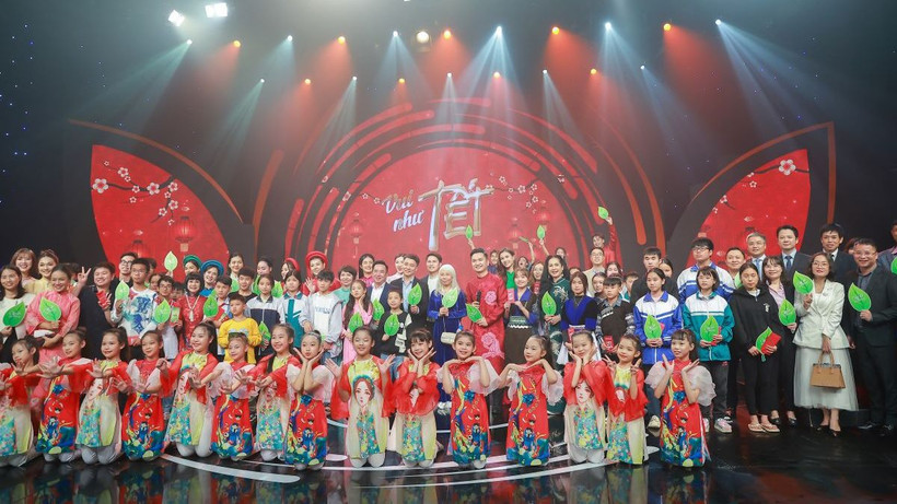 Gala "Cặp lá yêu thương 2024" đánh dấu năm thứ 9 lan tỏa yêu thương và sẻ chia tới các em nhỏ có hoàn cảnh đặc biệt trên cả nước. (Ảnh: Ban tổ chức cung cấp)