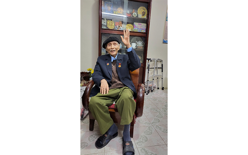 "Trong chiến tranh, ai cũng làm việc rất trách nhiệm. đã nhận nhiệm vụ là làm đến nơi đến chốn, không sợ chết, không nghĩ đến bản thân mình".