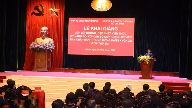 Quang cảnh Lễ khai giảng Lớp bồi dưỡng, cập nhật kiến thức, kỹ năng đối với cán bộ quy hoạch Ủy viên Ban Chấp hành Trung ương Đảng khóa XIV (lớp thứ 4).