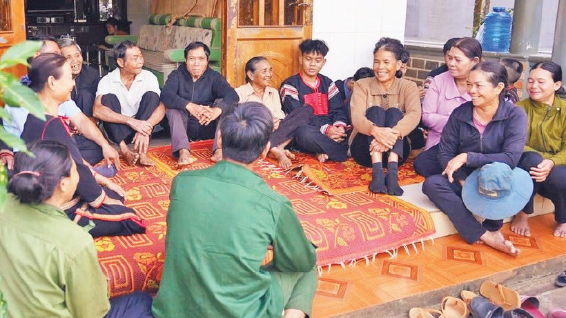 Người dân các buôn Kram, xã Ea Tiêu, huyện Cư Kuin tích cực tham gia những hoạt động tập thể, xây dựng tình đoàn kết trong cộng đồng.