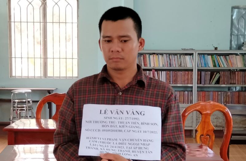 Đối tượng Lê Văn Vàng bị bắt giữ. 