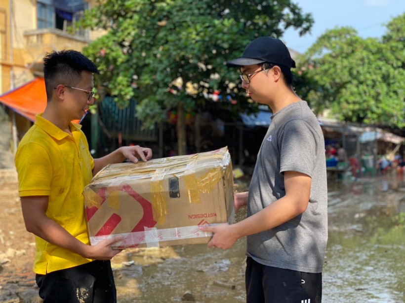 Bảo đảm vận chuyển hàng hóa đến tận tay người dân trong điều kiện thiên tai khắc nghiệt.