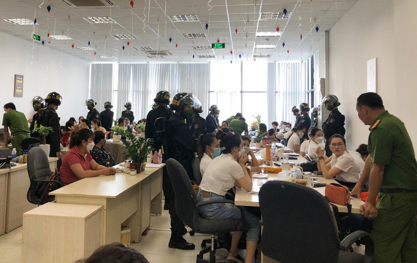 Công an tỉnh Quảng Nam kiểm tra nơi làm việc của các đơn vị liên quan tại thành phố Tam Kỳ.