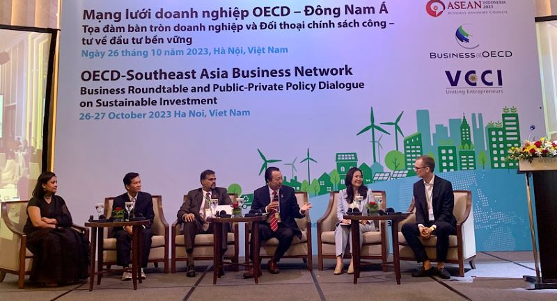 Các diễn giả tham dự tọa đàm.