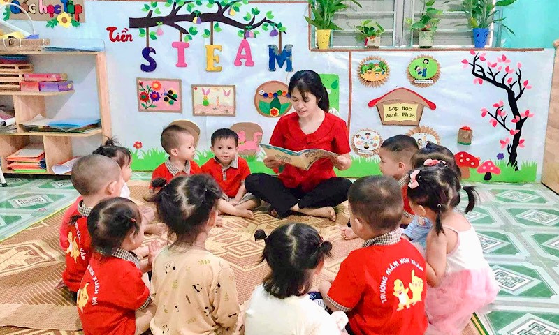 Giờ học của cô và trò tại Trường mầm non Xuân Vân, huyện Yên Sơn (Tuyên Quang).