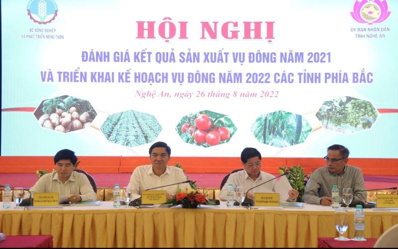 Lãnh đạo Bộ Nông nghiệp và Phát triển nông thôn chủ trì hội nghị.