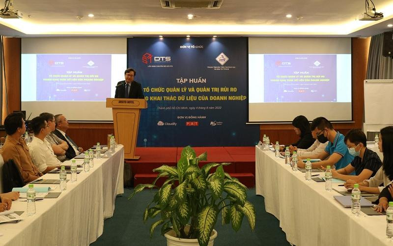 Quang cảnh buổi tập huấn.