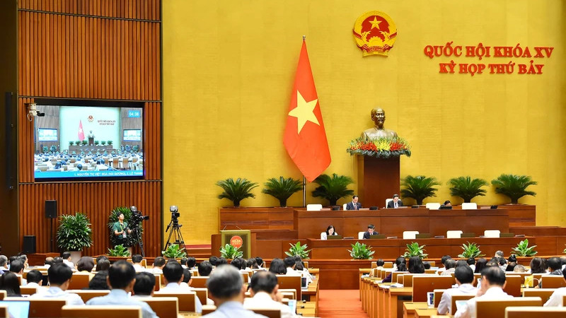Quang cảnh một phiên thảo luận ở hội trường tại Kỳ họp thứ 7, Quốc hội khóa XV. (Ảnh: THỦY NGUYÊN)