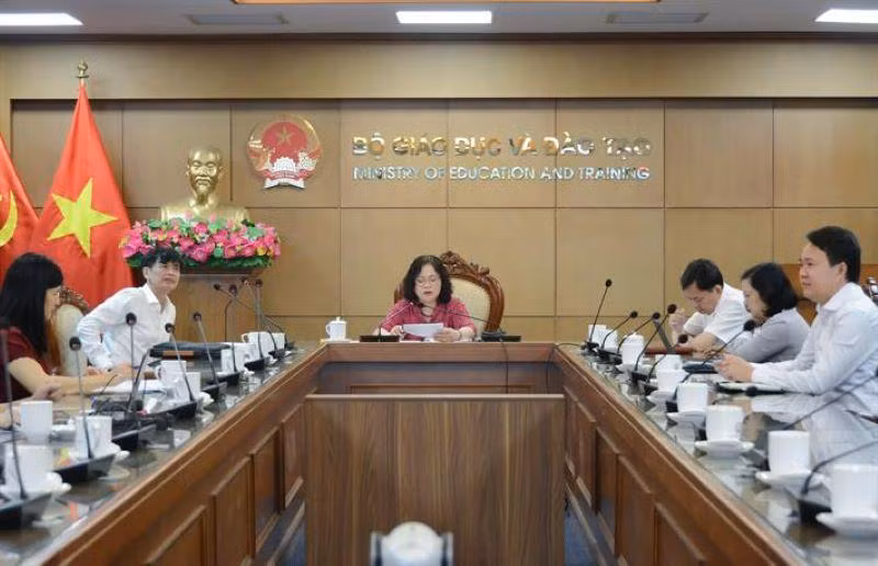 Triển khai chương trình làm quen với tiếng Anh cho trẻ mầm non