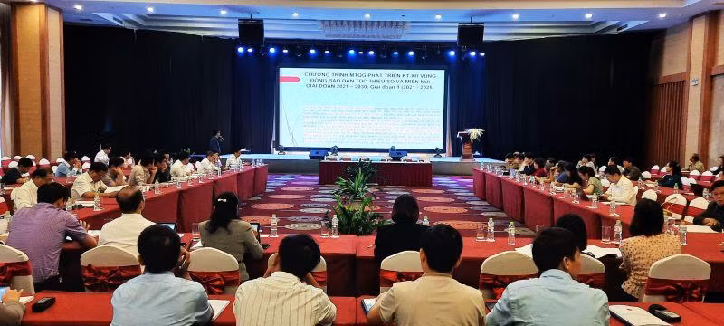 Đại diện Văn phòng điều phối Trung ương Chương trình mục tiêu quốc gia phát triển kinh tế-xã hội vùng đồng bào dân tộc thiểu số và miền núi (Ủy ban Dân tộc) phổ biến về Chương trình mục tiêu quốc gia phát triển kinh tế-xã hội vùng đồng bào dân tộc thiểu số và miền núi giai đoạn 2021-2030, giai đoạn I từ năm 2021 đến 2025.