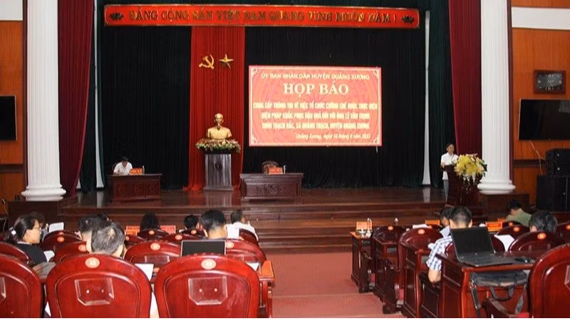 Quang cảnh buổi họp báo.