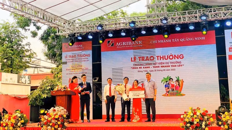 Lễ trao giải Đặc biệt của Chương trình Tiết kiệm dự thưởng “Mùa hè Xanh -Tăng nhanh tích lũy”.