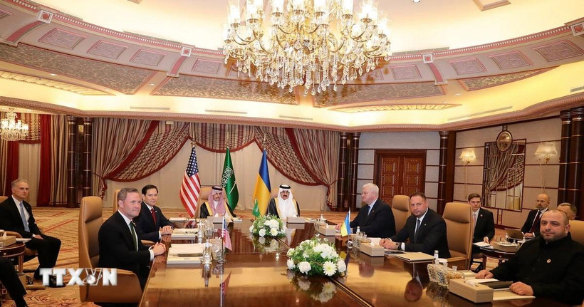Phái đoàn Mỹ và Ukraine trong cuộc đàm phán tại Jeddah (Saudi Arabia), ngày 11/3/2025. (Ảnh: THX/TTXVN)