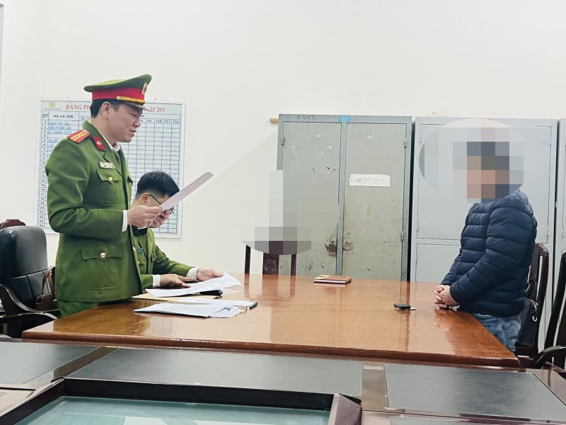 Cơ quan Công an tiến hành bắt tạm giam đối tượng Hoàng Trọng Hiếu.