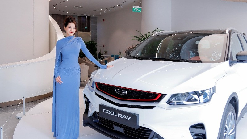 Nghệ sĩ Chi Pu trong vai trò Đại sứ thương hiệu Geely tại Việt Nam.