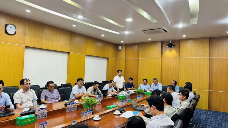 Đồng chí Tống Xuân Phong - Ủy viên Ban Thường vụ Đảng ủy, Phó Ban Tuyên giáo Đảng ủy, Chủ tịch Công đoàn Tổng công ty phát biểu chỉ đạo Hội nghị.