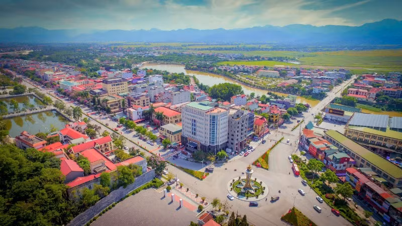 Một góc trung tâm thành phố Điện Biên Phủ hôm nay. (Ảnh: LÊ LAN)