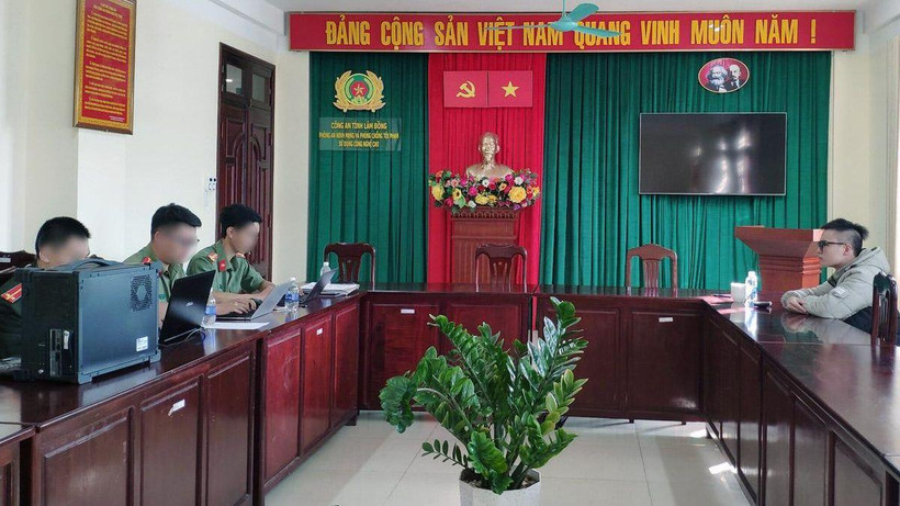 Cơ quan công an triệu tập M lên làm việc để làm rõ vụ việc.