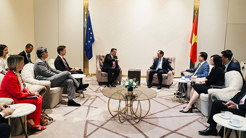 Phó Thủ tướng, Bộ trưởng Ngoại giao Bùi Thanh Sơn tiếp Phó Chủ tịch EC Margaritis Schinas. (Ảnh: Bộ Ngoại giao Việt Nam)