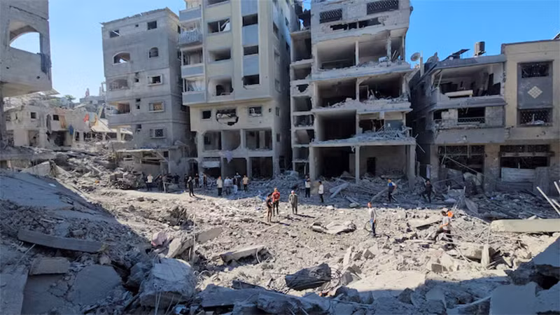 Hiện trường sau khi Israel không kích tại phía nam Dải Gaza, ngày 20/10/2024. (Ảnh: Reuters)