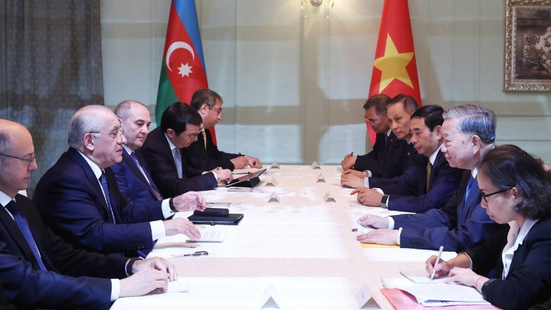 Tổng Bí thư Tô Lâm hội kiến Thủ tướng Azerbaijan Ali Asadov. (Ảnh: TTXVN) 