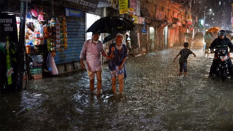 Đường phố tại thủ đô Dhaka, Bangladesh, ngày 24/10/2022. (Ảnh: Reuters)