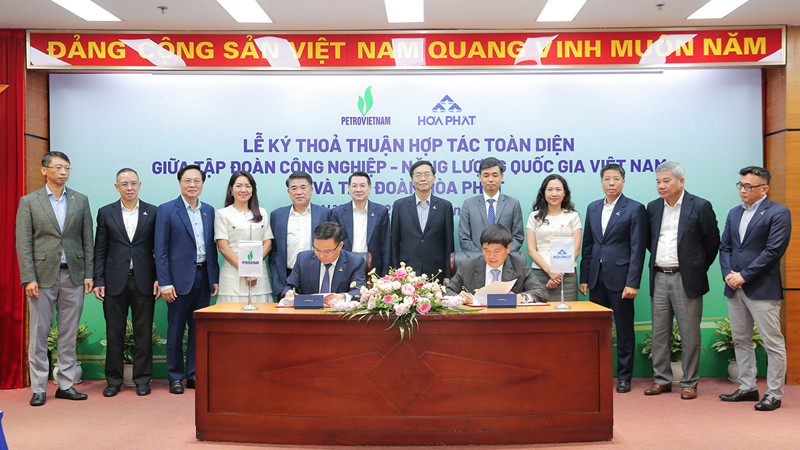 Lãnh đạo hai Tập đoàn ký thỏa thuận hợp tác toàn diện.