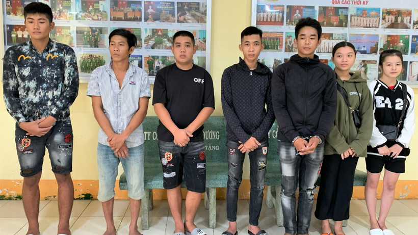 Các đối tượng tại cơ quan Công an.