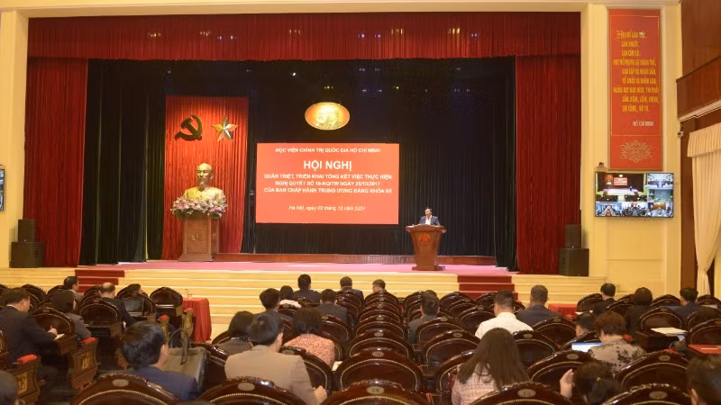Quang cảnh Hội nghị quán triệt các nội dung quan trọng liên quan đến công tác tổng kết việc thực hiện Nghị quyết số 18-NQ/TW ngày 25/10/2017, tại Học viện Chính trị quốc gia Hồ Chí Minh.