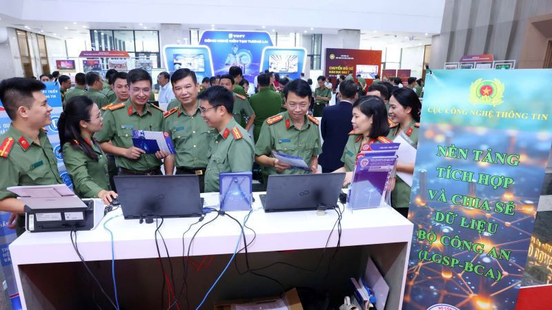 Triển lãm Chuyển đổi số trong lực lượng Công an nhân dân.