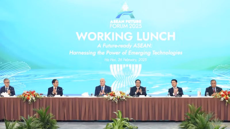 Thủ tướng Phạm Minh Chính chủ trì Toạ đàm ăn trưa làm việc. (Ảnh: TRẦN HẢI)