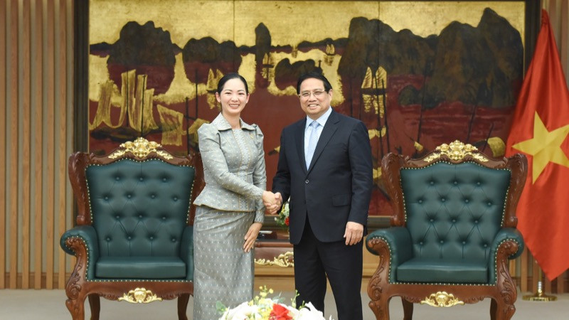 Thủ tướng Chính phủ Phạm Minh Chính và Bộ trưởng Thương mại Campuchia Cham Nimul. (Ảnh: TRẦN HẢI)