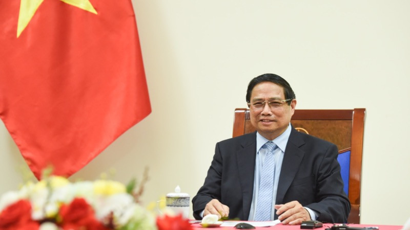 Thủ tướng Phạm Minh Chính điện đàm với Thủ tướng Malaysia Anwar Ibrahim. (Ảnh: TRẦN HẢI)