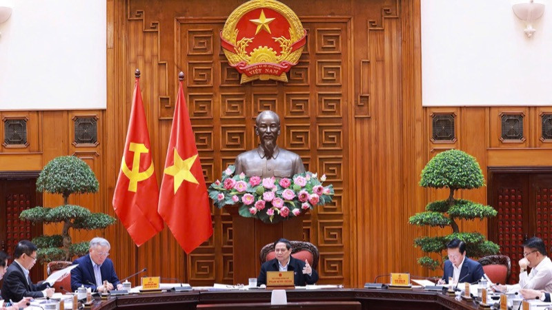 Thủ tướng Phạm Minh Chính chủ trì cuộc họp của Ban Thường vụ Đảng ủy Chính phủ. (Ảnh TRẦN HẢI)
