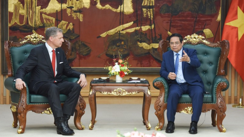 Thủ tướng Phạm Minh Chính tiếp ông Steven Kobos, Chủ tịch kiêm Giám đốc điều hành Tập đoàn Excelerate Energy (Hoa Kỳ). (Ảnh: Trần Hải)