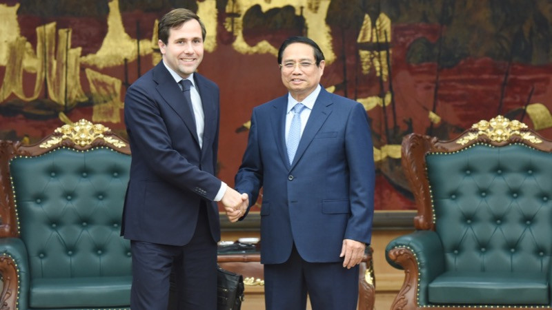 Thủ tướng Chính phủ Phạm Minh Chính và ông Benjamin Dousa, Bộ trưởng Hợp tác phát triển quốc tế và Ngoại thương Thụy Điển. (Ảnh: TRẦN HẢI)