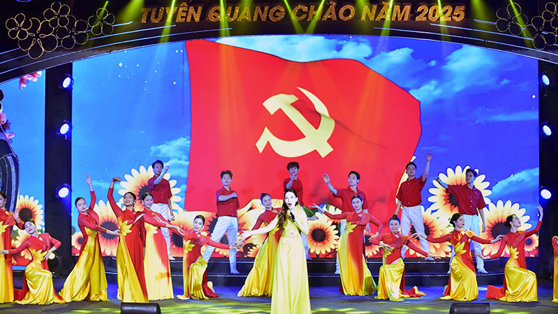 Chương trình nghệ thuật đặc sắc với chủ đề “Tuyên Quang - Niềm tin tương lai”.
