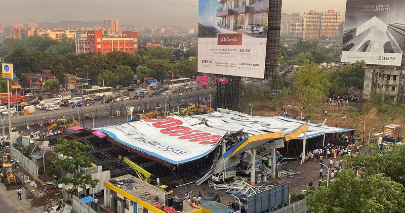Lực lượng ứng phó thảm họa quốc gia (NDRF) đã tới hiện trường và đang cố gắng giải cứu những người bị mắc kẹt dưới đống đổ nát. (Ảnh: Reuters)