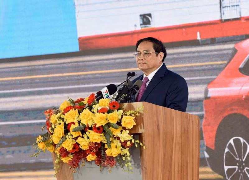 Thủ tướng Phạm Minh Chính phát biểu tại lễ xuất khẩu lô xe ô-tô điện đầu tiên của Vinfast.