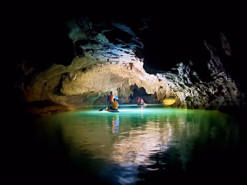 Một hang động mới được phát hiện tại xã Lâm Hóa, huyện Tuyên Hóa (Ảnh: Hiệp hội hang động Hoàng gia Anh) 