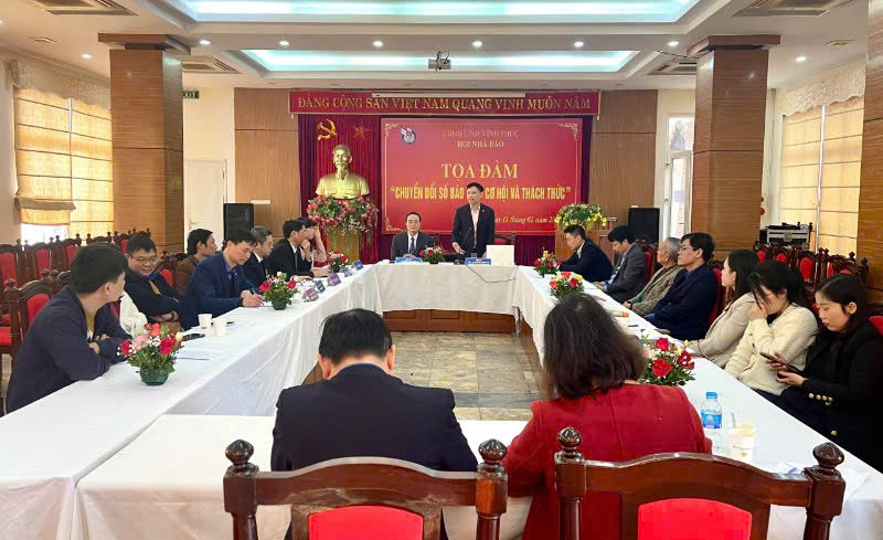 Quang cảnh buổi tọa đàm.
