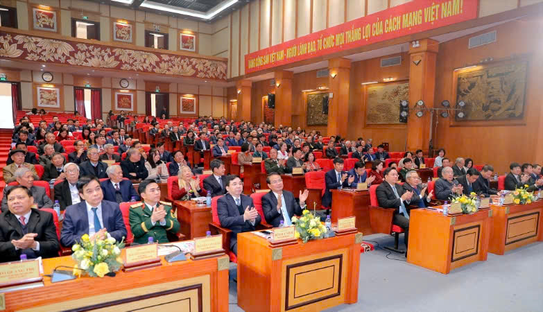 Các đại biểu tham dự buổi gặp mặt. 