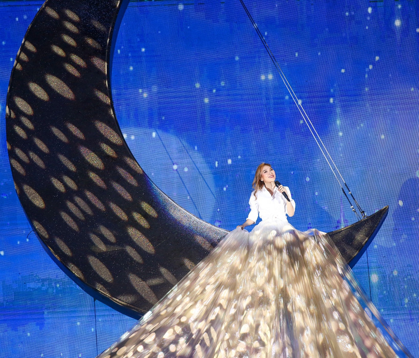 Người giữ thời gian, bộ phim tài liệu đã mang lại cho ca sĩ Mỹ Tâm doanh thu gần 12 tỷ đồng, chỉ sau một tuần trụ rạp. Nguồn | MT Entertainment 