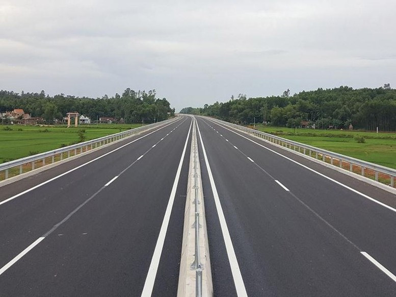 Triển khai cao điểm “500 ngày đêm thi đua hoàn thành 3.000km đường bộ cao tốc"